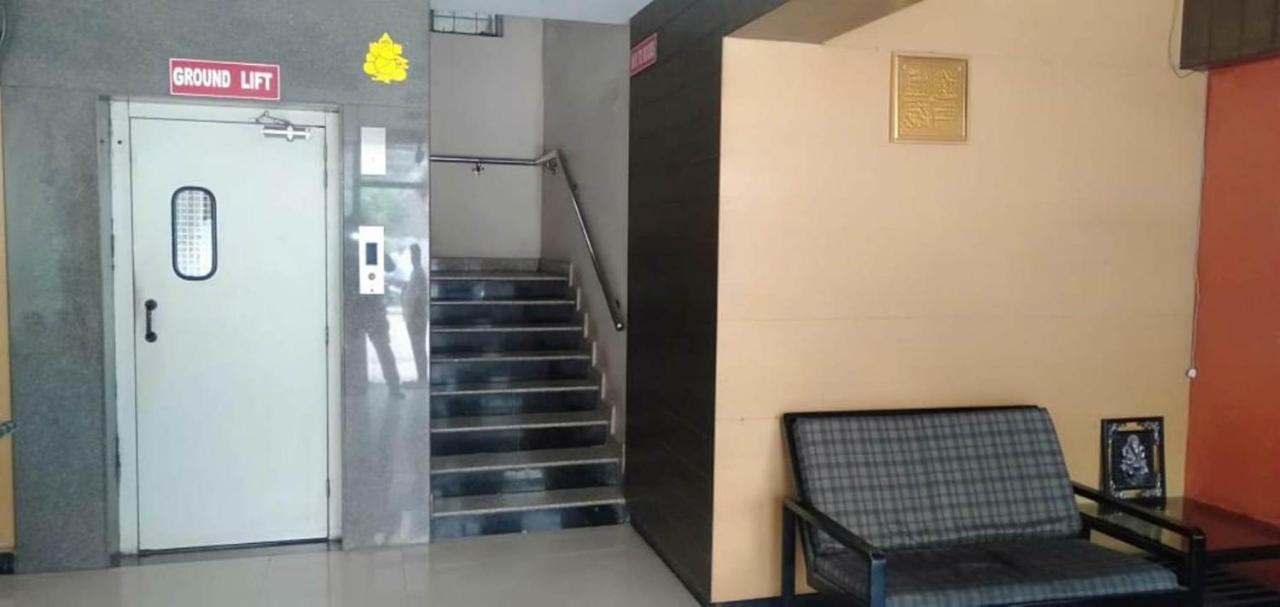 Iroomz Hoysala Residency Bellary Esterno foto