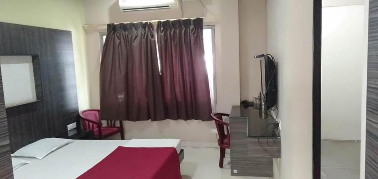 Iroomz Hoysala Residency Bellary Esterno foto