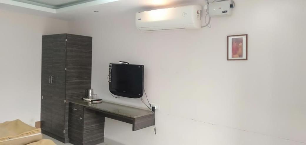 Iroomz Hoysala Residency Bellary Esterno foto