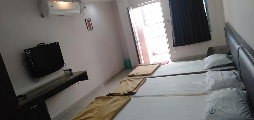 Iroomz Hoysala Residency Bellary Esterno foto