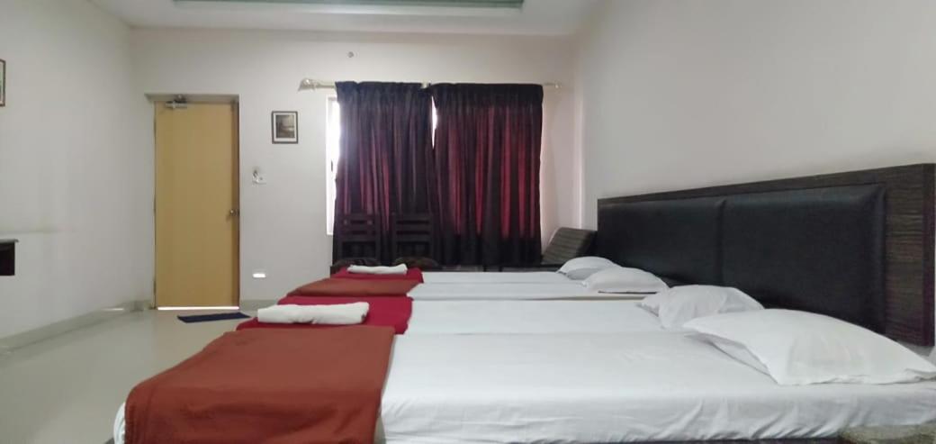 Iroomz Hoysala Residency Bellary Esterno foto
